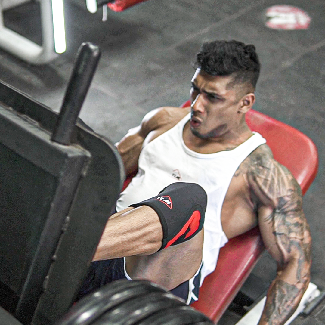 5mm Knee Sleeves Pair (Black & Red)